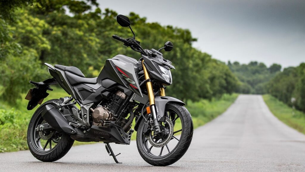 Honda Cb300f Review Bikekhoj 9644