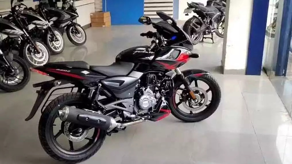 2023 Bajaj Pulsar 220F