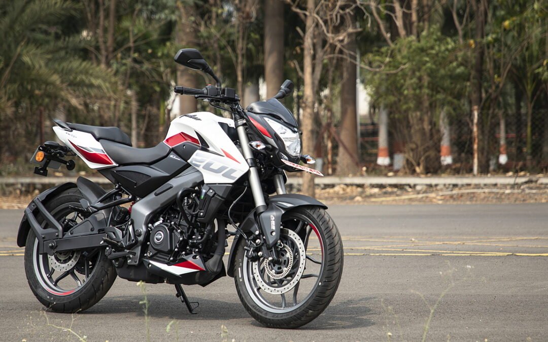2023 Bajaj Pulsar NS200 Review BikeKhoj