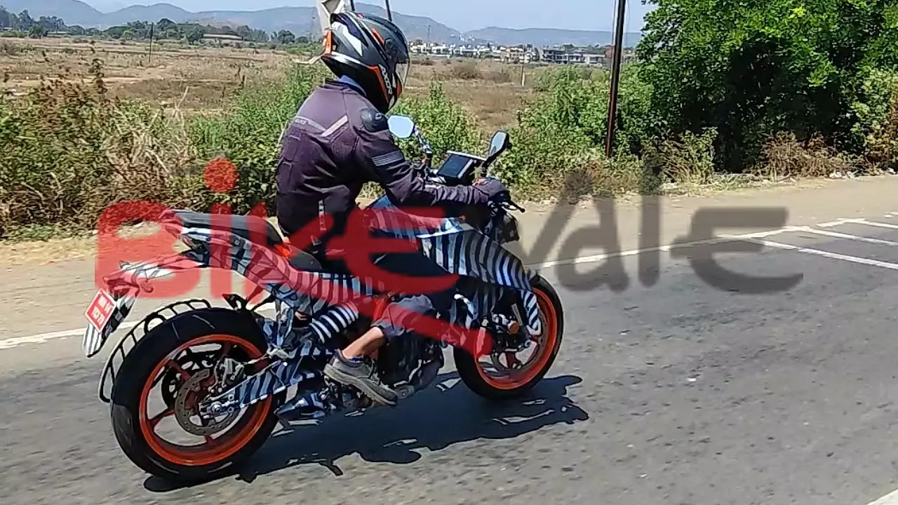 Upcoming KTM 390 Duke Spy Photos Reveal New Instrument Cluster BikeKhoj